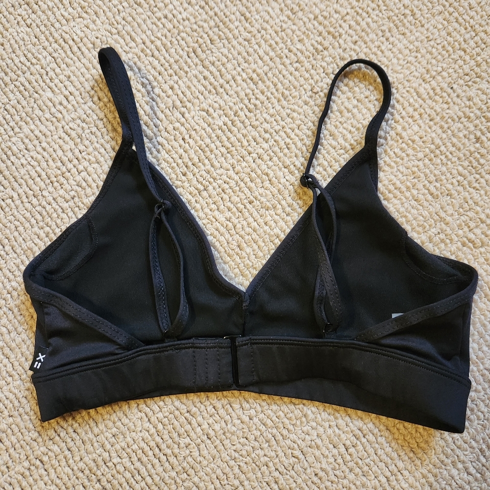 TomboyX Swim Triangle Top - Black - Medium - Picture 6 of 10